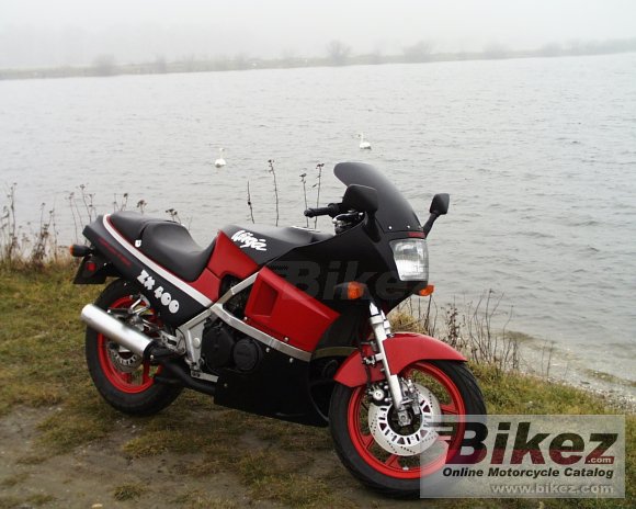1985 Kawasaki GPZ 400 photo